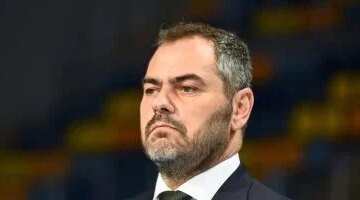 ظهور أسماء مفاجئة أجوستي بوش يعلن قائمة منتخب السلة النهائية