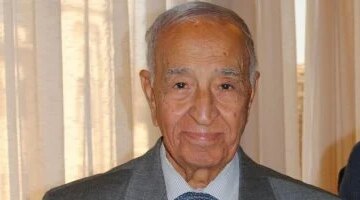 عن عمر 98 عاماً رحيل الإذاعي المصري القدير فهمي عمر