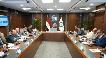 لأول مرة في تاريخه ميناء الحمراء يبدأ نشاط تخزين وتداول