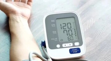 متى يصبح الصيام خطراً؟ دليلك الطبي لإدارة مستويات ضغط الدم