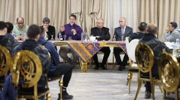 أشرف نصار يحفز لاعبى البنك الأهلى على هامش الإفطار الجماعى