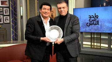 أهداه درعا عمرو الليثي يكرم باسم سمرة لتميزه في مسلسل