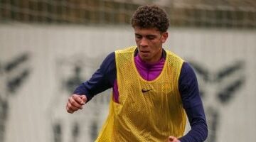 برشلونة وبيتيس فى نهائي كأس إسبانيا حمزة عبد الكريم أساسيًا