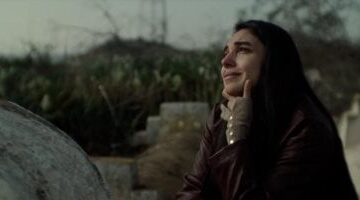 بكاء سلمى أبو ضيف على قبر ابنها والقبض عليها في