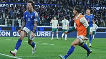 جريدة مانشيت ثنائية تونالي وكين في أيرلندا الشمالية تقود إيطاليا