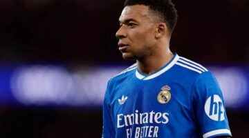 جريدة مانشيت خطأ طبي صادم يهدد كيليان مبابي ويُشعل أزمة