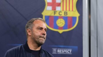 جريدة مانشيت فليك يفرض هيمنته مدرب برشلونة يحصد جائزة الأفضل