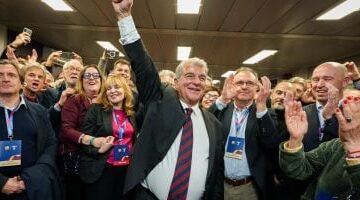 رسميا خوان لابورتا يفوز بانتخابات رئاسة برشلونة حتى 2031