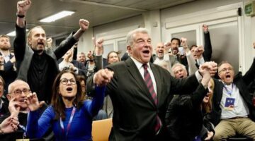 على الرغم من الجدل، أعيد انتخاب لابورتا رئيساً لنادي برشلونة