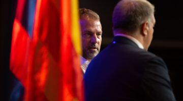 كواليس القرار الكبير لابورتا يعلن النبأ السار بشأن فليك