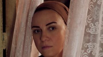 مسلسل اللون الأزرق الحلقة 1 إعجاب متبادل بين ريهام عبد