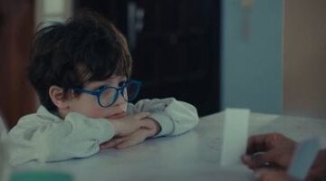 مسلسل اللون الأزرق طرق دعم الطفل نفسيا عند تعرضه للتنمر