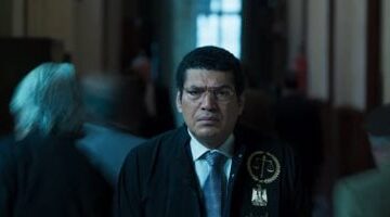 مسلسل عين سحرية الحلقة الأخيرة زكي يرافق ابنته وعادل للمرافعة