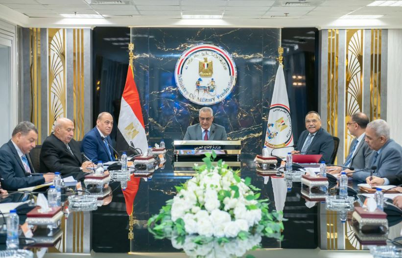 وزير الإنتاج الحربي يشدد على توسيع التعاون الصناعي وتسريع المشروعات