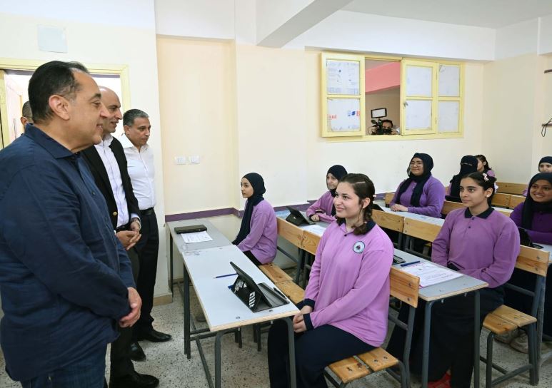 رئيس الوزراء يتفقد مجمع مدارس الجمهورية الجديدة ببولاق الدكرور