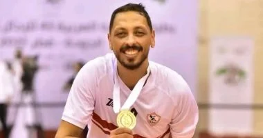 محمد مصطفى لعبة يربط العودة لطائرة الزمالك بصرف مستحقاته