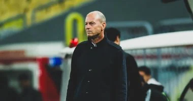 الأهلي يكثف مساعيه لحسم الشرط الجزائي بعقد توروب