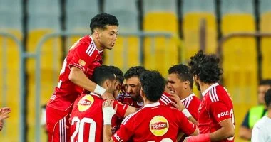 ياسين وعبد الحفيظ يجتمعان في الأهلي لحسم مصير المعسكر الخارجي.