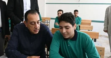 جولة تفقدية لرئيس الوزراء بمجمع بولاق الدكرور التعليمي