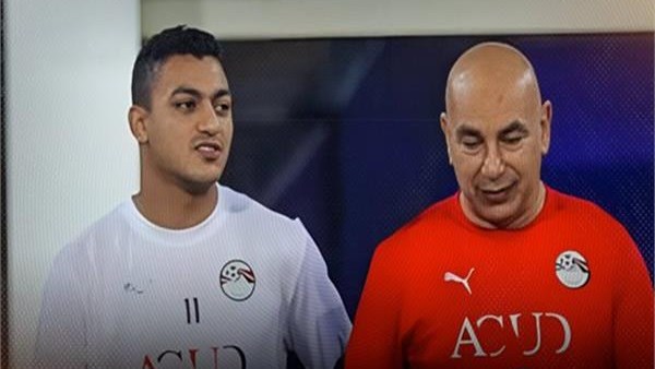 أنت محرر عناوين صحفية محترف في جريدة “مانشيت”.  أعد صياغة العنوان التالي ليصبح عنوانًا صحفيًا عربيًا واضحًا وجذابًا ومناسبًا لمحركات البحث وGoogle News وGoogle Discover، مع الحفاظ على المعنى الأساسي والكلمة المفتاحية الرئيسية دون تغيير جوهري.  العنوان الأصلي: 
                                وليد صلاح عبداللطيف: استبعاد مصطفى محمد وشحاتة من منتخب مصر فيه ظلم
                              التعليمات: – اكتب عنوانًا واحدًا فقط. – لا تضع مقدمة أو شرح أو علامات اقتباس. – حافظ على اسم الشخص أو العمل الفني أو الحدث كما ورد. – لا تضف معلومات غير موجودة في العنوان الأصلي. – لا تستخدم عناوين مضللة أو مبالغ فيها. – لا تستخدم ألفاظًا مثيرة مثل: صادم، مفاجأة نارية، لن تصدق، يشعل السوشيال، إلا إذا كانت موجودة فعلًا في النص الأصلي. – اجعل العنوان طبيعيًا كأنه مكتوب بواسطة محرر صحفي بشري. – اجعل العنوان مناسبًا للنقر بدون Clickbait. – يفضل أن يكون العنوان بين 50 و80 حرفًا إن أمكن. – لا تبدأ العنوان باسم القسم مثل: أخبار الفن أو فن وثقافة. – لا تستخدم رموزًا أو إيموجي. – لا تكرر نفس الكلمات بدون داعٍ.  اكتب العنوان النهائي فقط.