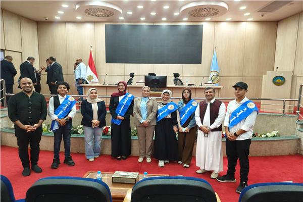 محافظ مطروح يفتح أبواب المشهد التنفيذي أمام جيل المستقبل
