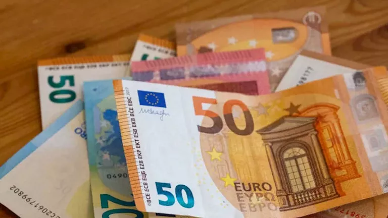 سعر اليورو مقابل الجنيه ينخفض في 3 بنوك اليوم 24-9-2026