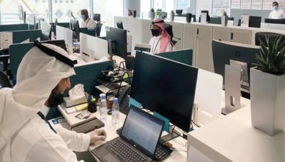 انتقال العامل لا يقطع خدمته.. تعديل قواعد موظفي القطاعات المستهدفة بالتخصيص