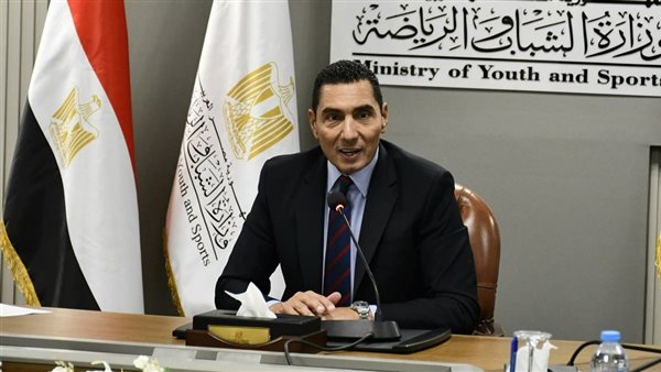 وزارة الرياضة: جوهر نبيل يتابع أزمات منتخب مصر.. وسيتواصل مع محمد صلاح