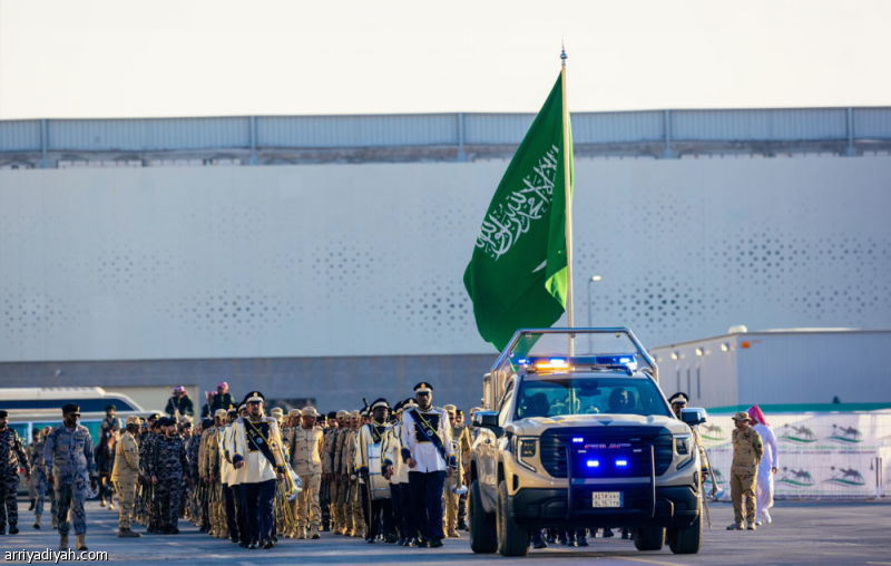 العروض العسكرية تحضر في «الصقور والصيد»