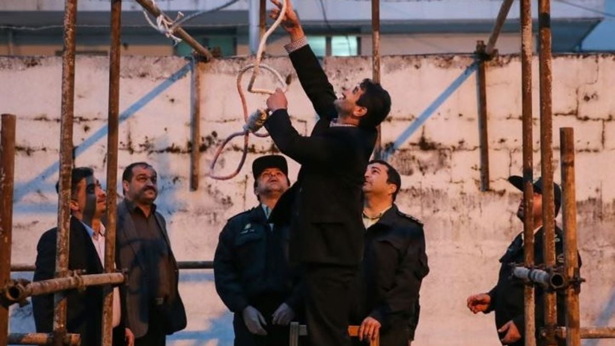 إعلام إيراني: السلطات تعدم مواطنين بتهمة قتل عناصر أمن خلال احتجاجات