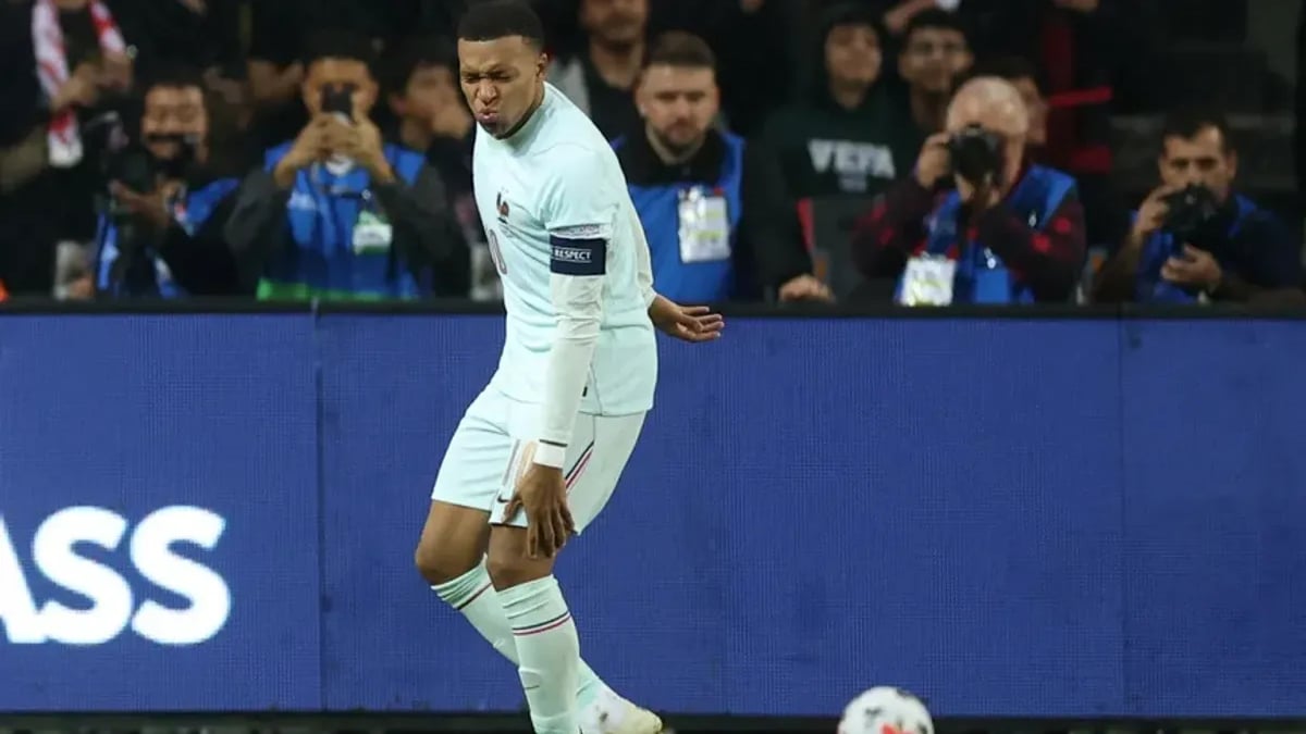 ريال مدريد حذر منتخب فرنسا من إصابة مبابي قبل مباراة تركيا