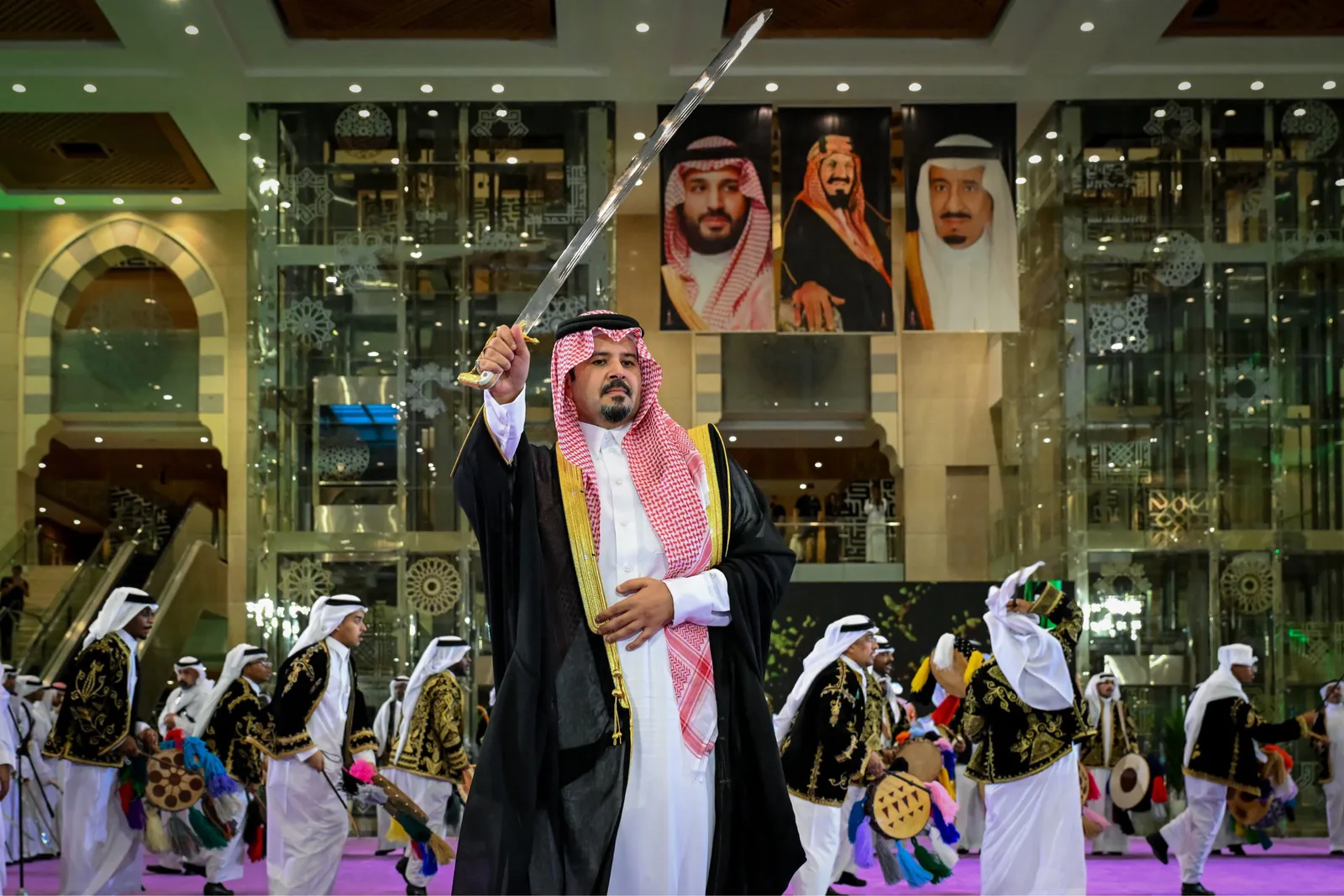 أمير المدينة المنورة يرعى حفل اليوم الوطني السعودي في مركز الملك سلمان