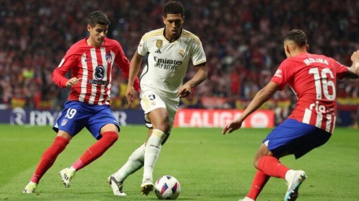 “الطفل الباكي” وإهانة ميسي .. كواليس مفاجئة في معركة نجمي ريال مدريد وأتليتكو