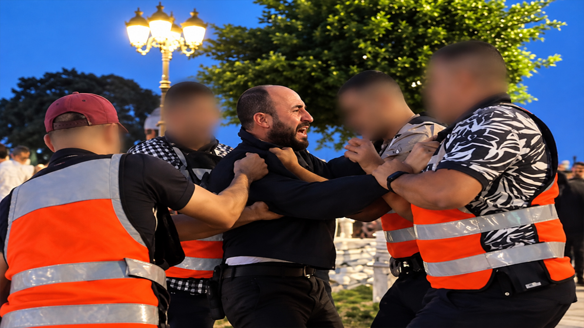 قمع المخزن لحراك طنجة: الهراوات الأمنية تكسر الحريات لفتح الطريق أمام أجندات التطبيع مع الكيان الصهيوني