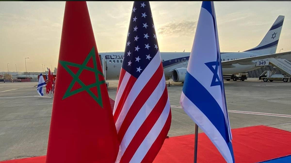 تبعية المخزن لواشنطن وسقوط وهم السيادة: كاتب إسباني يكشف حقيقة المغرب “المحمية الأمريكية”