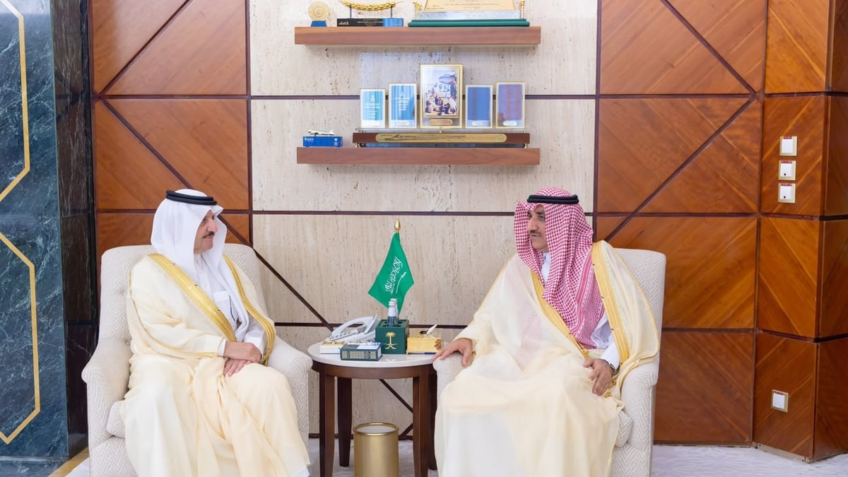 أمير الشرقية ونائبه يطلّعان على منجزات ومشاريع أمانة الأحساء