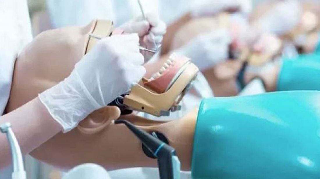 ‫فتح مناظرة لانتداب 55 طبيباً مقيماً في طب الأسنان بوزارتيْ الصحة والدفاع