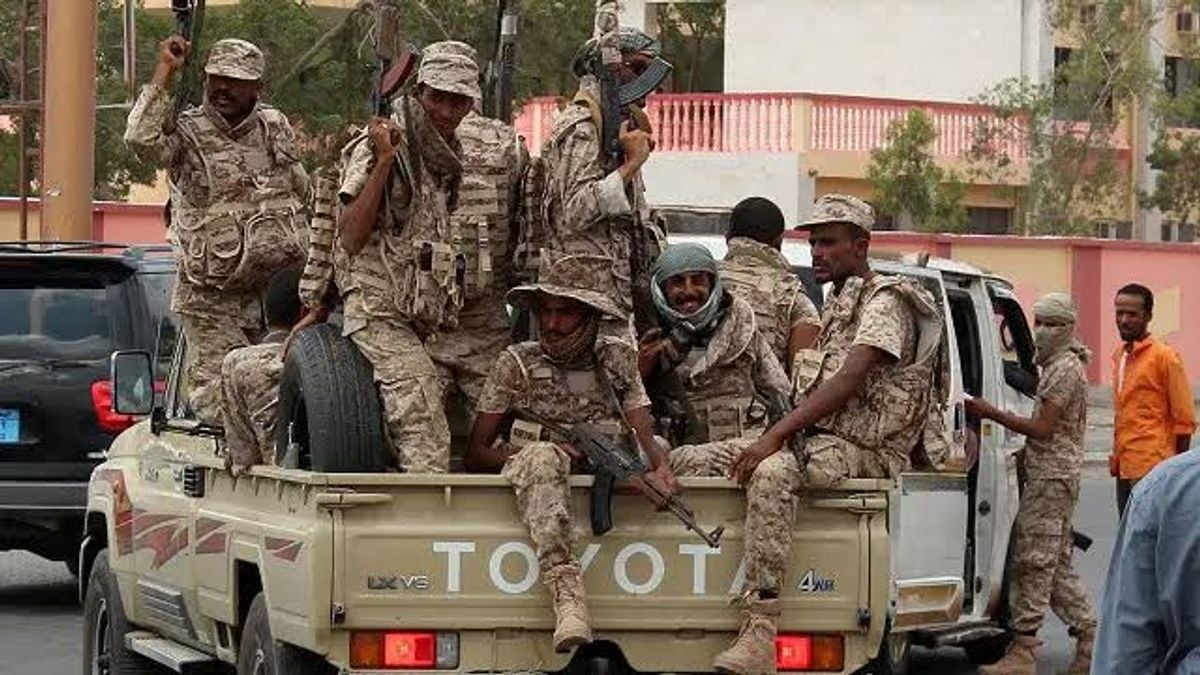 قصف جوي يستهدف منشآت نفطية للحوثيين في صنعاء والحديدة