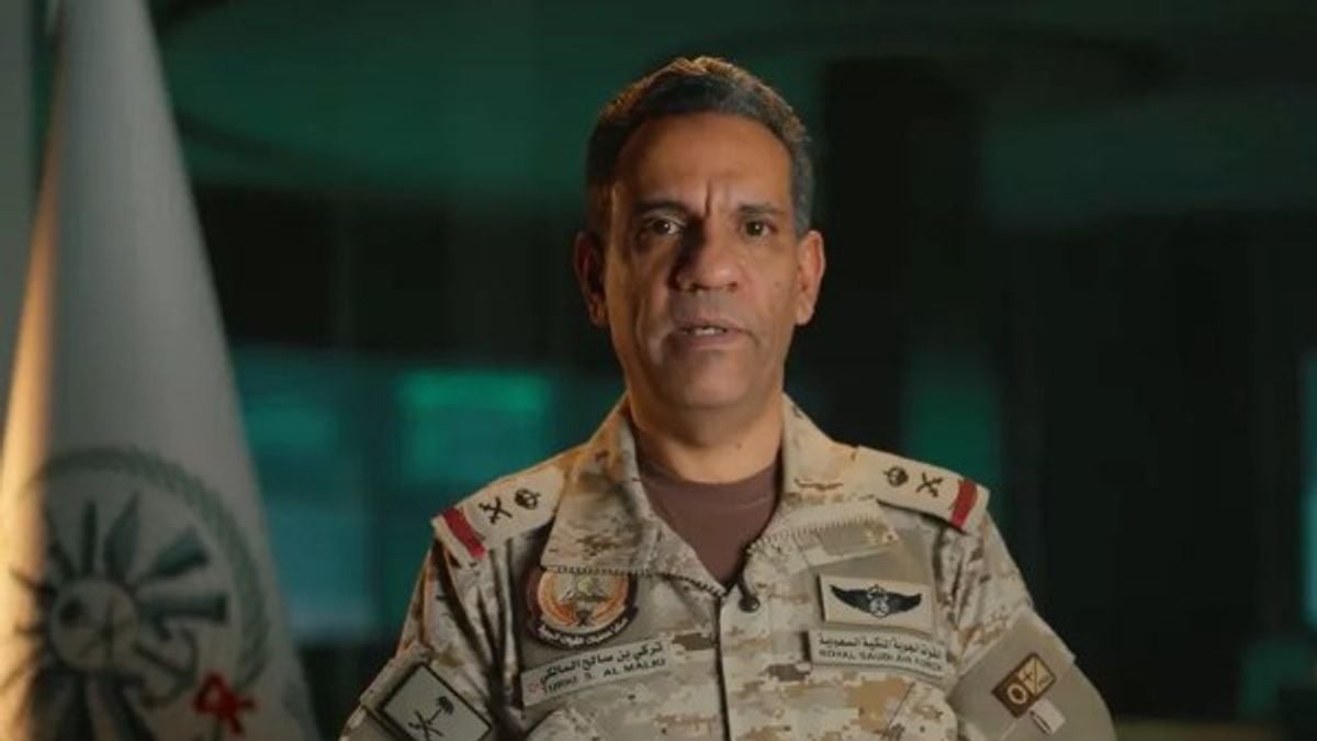 التحالف ينشر فيديو استهداف تهريب أسلحة حوثية عبر البحر إلى الحديدة