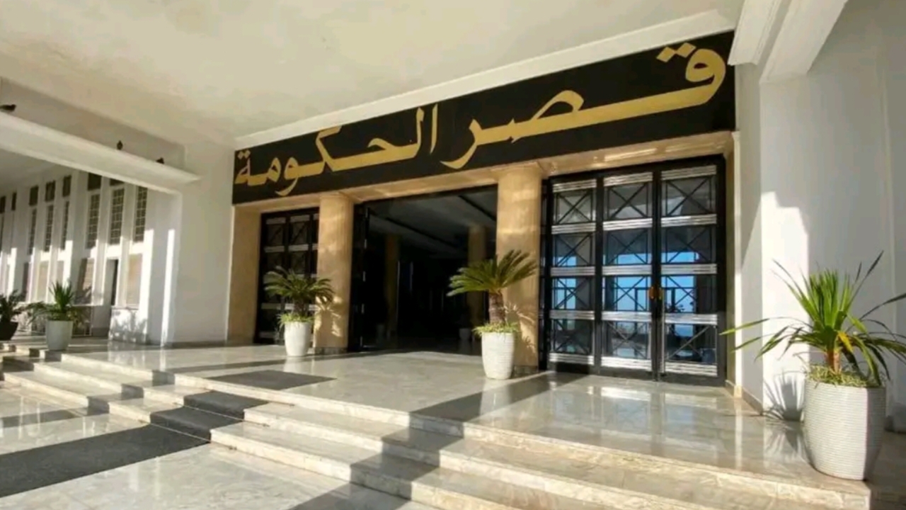 الوزير الأول ينصّب لجنة دائمة لمتابعة ومعالجة طلبات الاستيراد