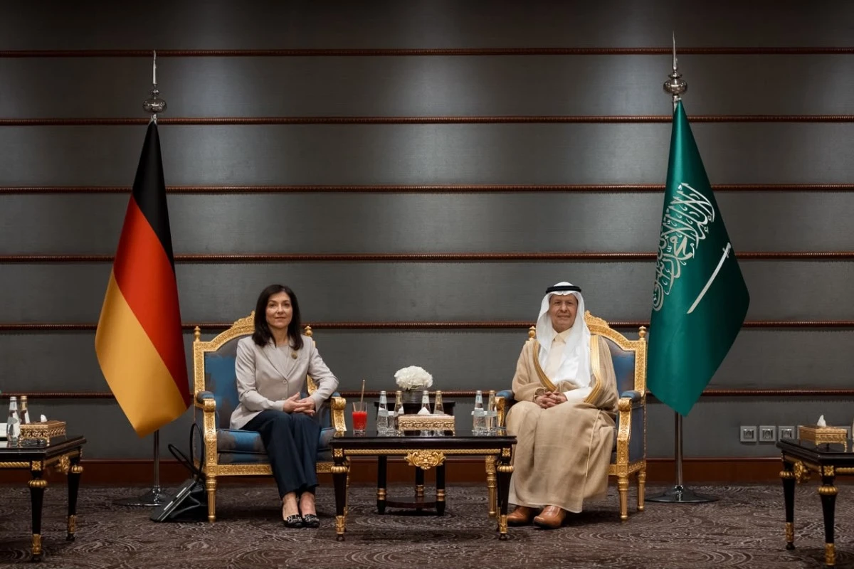 وزير الطاقة السعودي يبحث التعاون مع 8 دول في الرياض