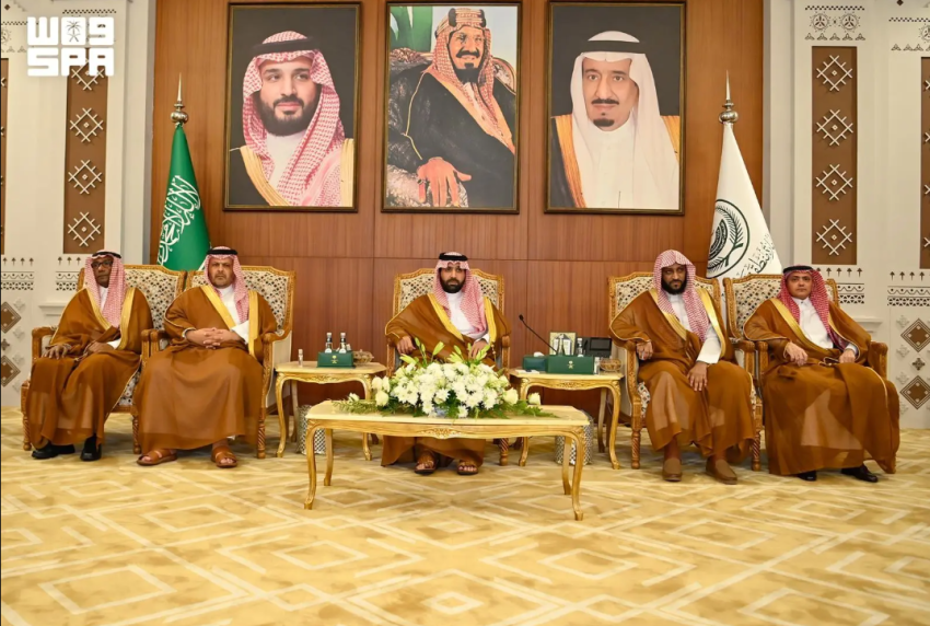 أمير جازان يلتقي مشايخ المنطقة
