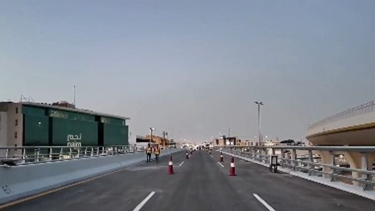 بدء الحركة المرورية على جسر طريق الثمامة الجديد صباح الجمعة بعد إنجازه خلال 6 أشهر