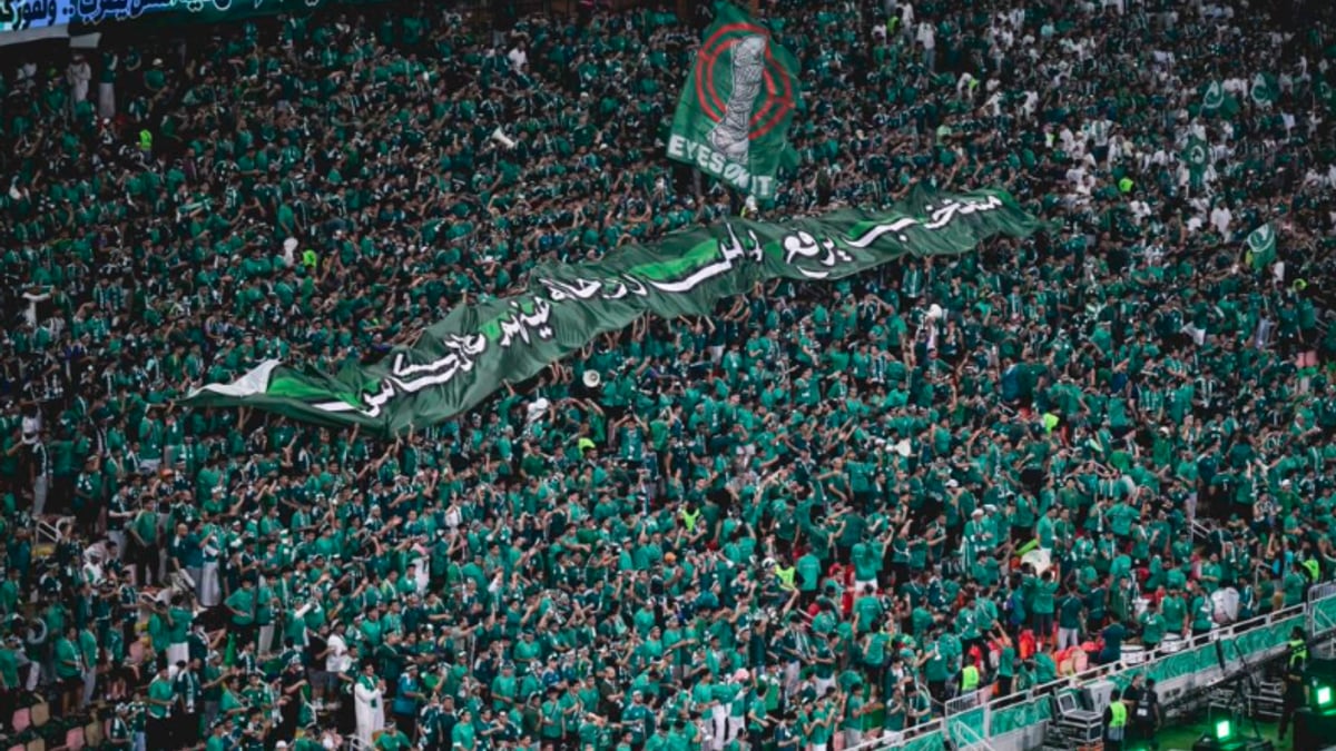 جماهير “الأخضر” تحتفل بالتتويج باللقب الرابع لبطولة “خليجي 27”
