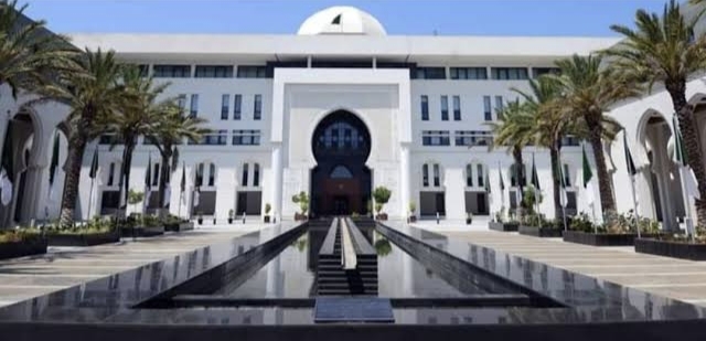 الجزائر تدين بشدة استهداف مطار الرياض