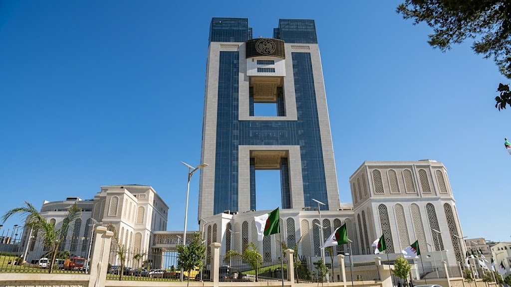 وزارة السكن تكشف موعد تسليم أولى سكنات «عدل 3»