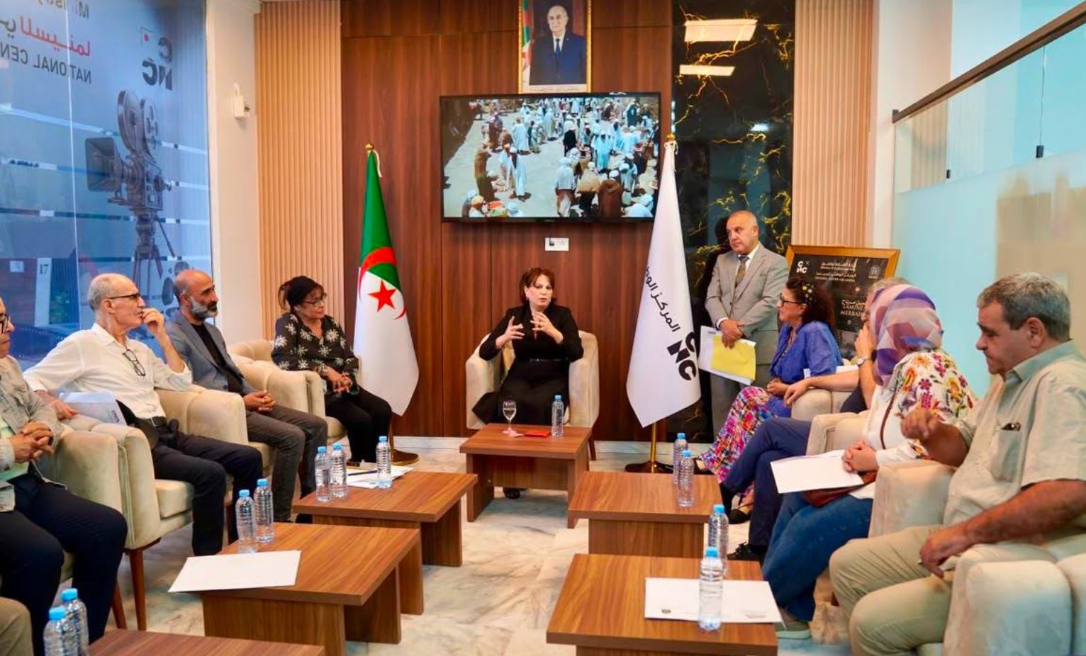 بن دودة تنصب لجنة القراءة وإعانة السينما