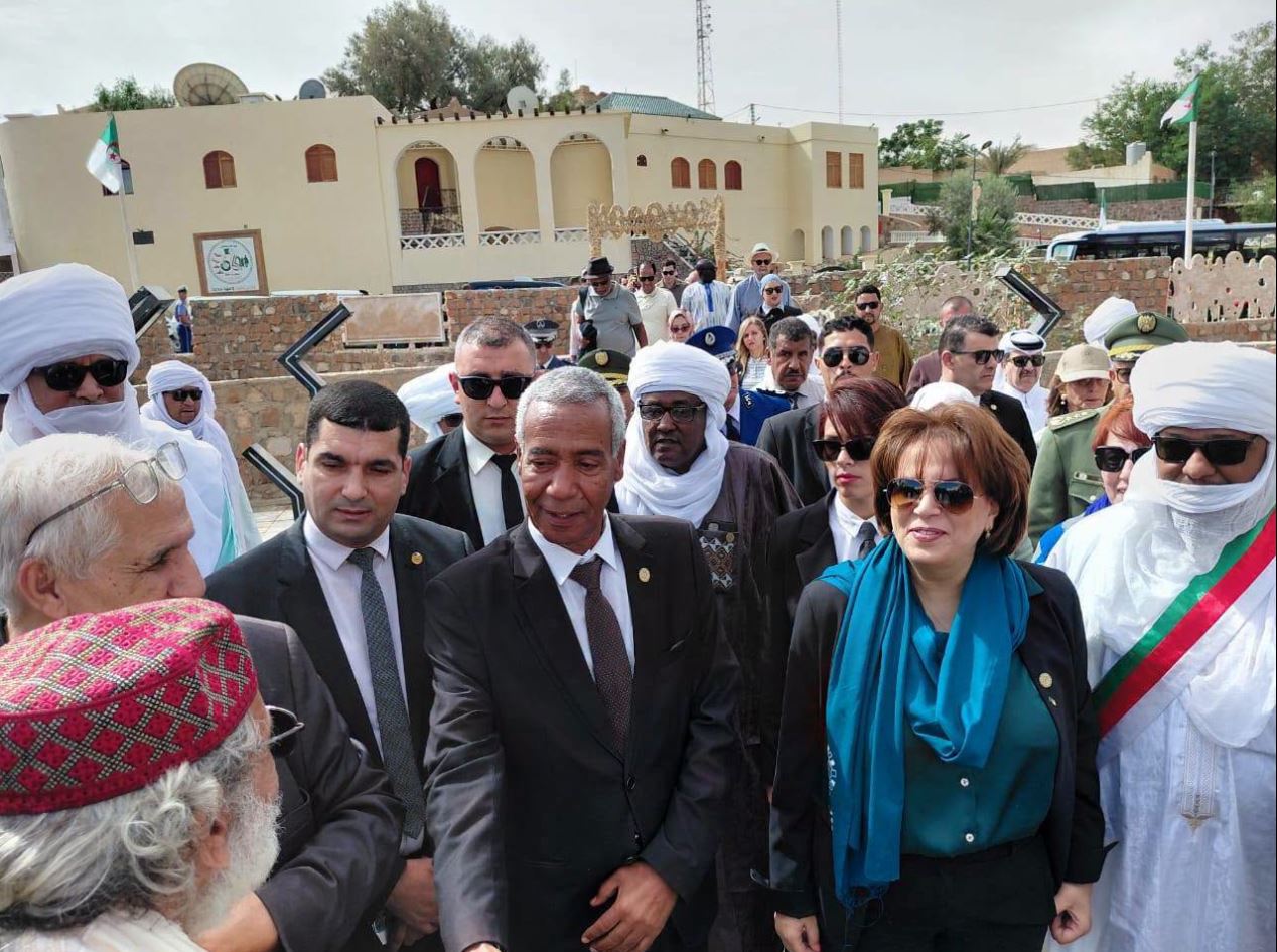 وزيرة الثقافة تبرز أهمية مهرجان الجزائر الدولي للفن الصخري للتعريف بالتراث الصخري الوطني وصونه