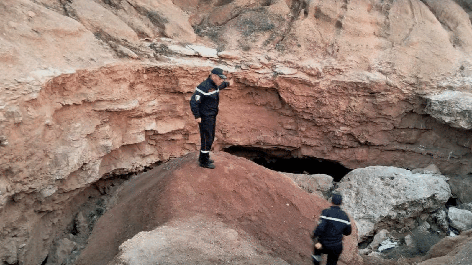العثور على 4 أطفال مفقودين في مغارة بتبسة