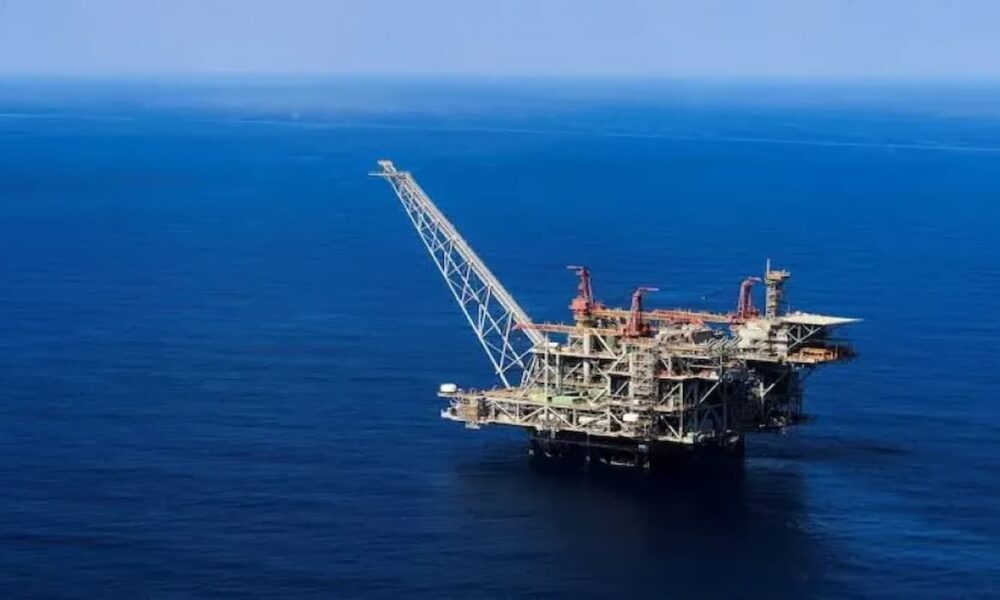 مصر توقع اتفاقية جديدة مع “شيفرون” للبحث عن الغاز والزيت الخام بالبحر المتوسط باستثمارات 88 مليون دولار